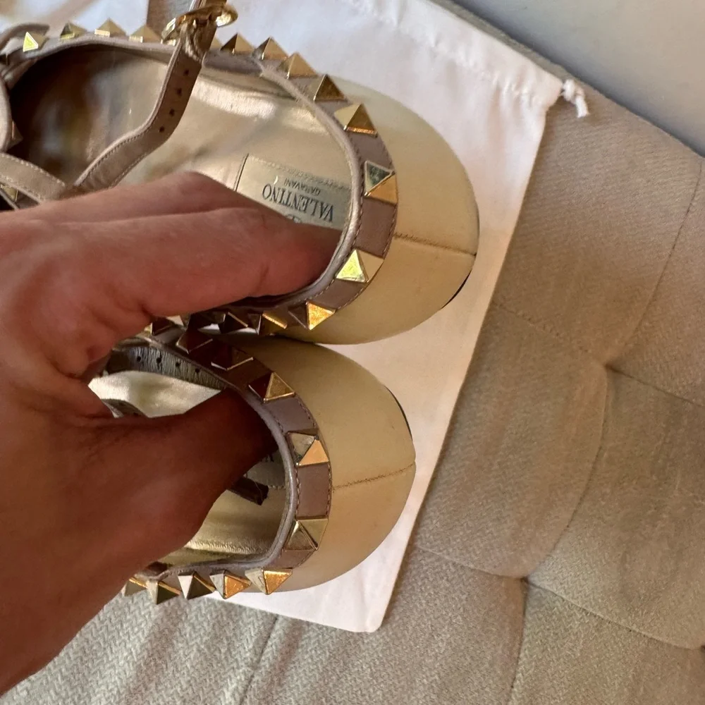 Valentino Cream and Tan Studded Flats / very good condition ⭐️ authentic - Picture 5 of 13